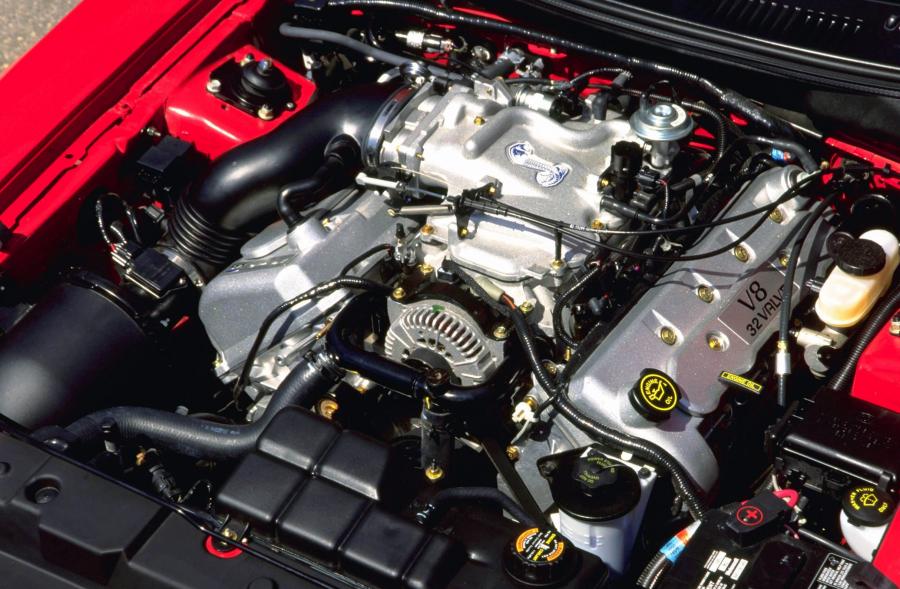  Ford Mustang SVT Cobra 1999 года  (фото 9 из 32)